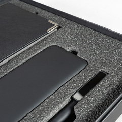 Набор подарочный KENNEDY: ежедневник, ручка и power bank в коробке с ложементом